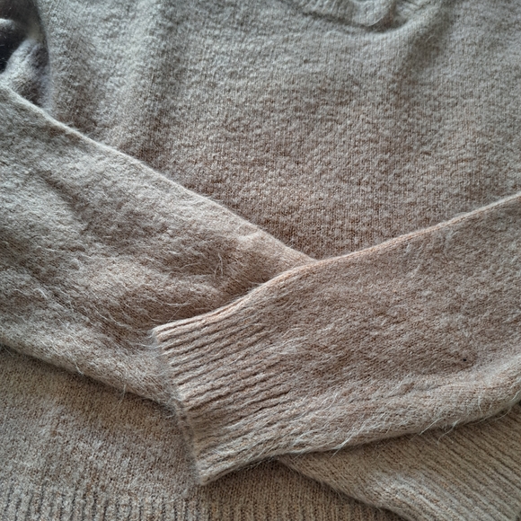 Sweater - Picture 3 of 5